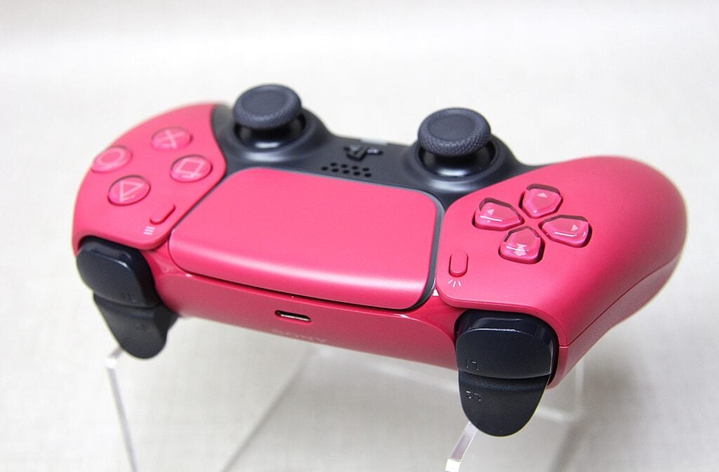 Gallery: Here’s PS5’s new Red and Black DualSense controllers, in the ...