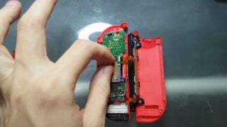YouTuber ‘fixes’ Switch Joy-Con drift with a piece of cardboard